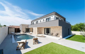 Pet Friendly Home In Miranje Donje With Wi-Fi